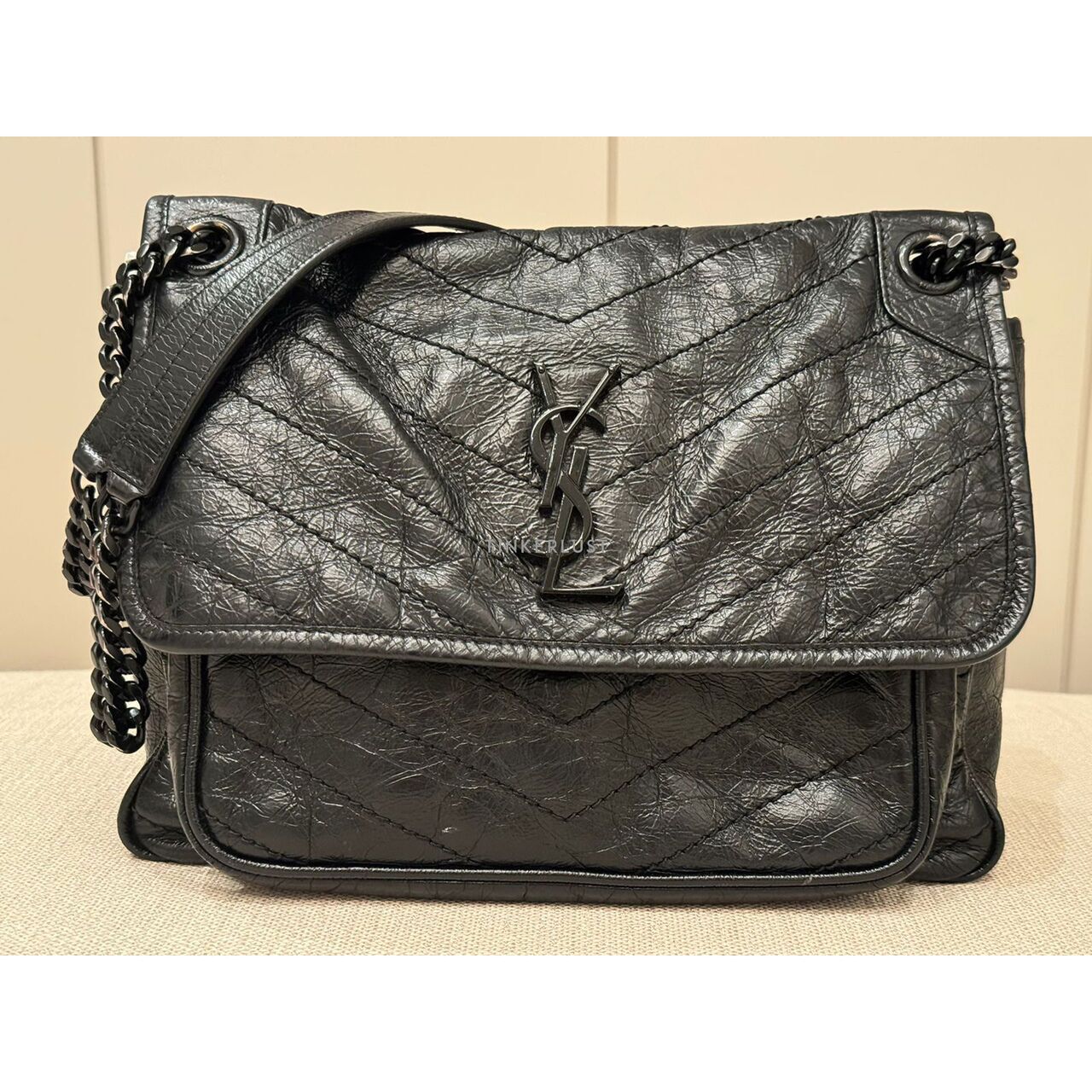 Niki medium black sale